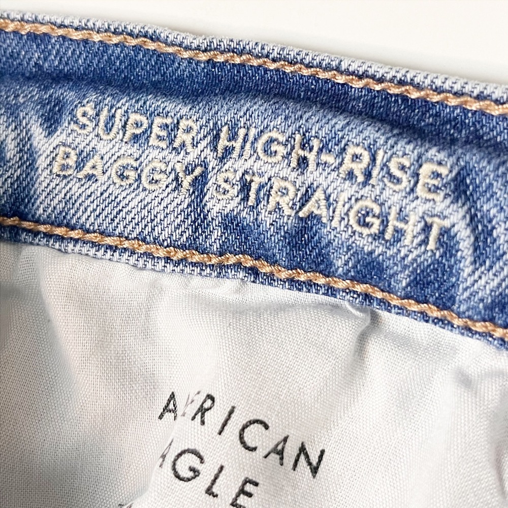 American Eagle Super High Rise Baggy Straight Jeans 6 SHORT light distressed - Picture 8 of 9